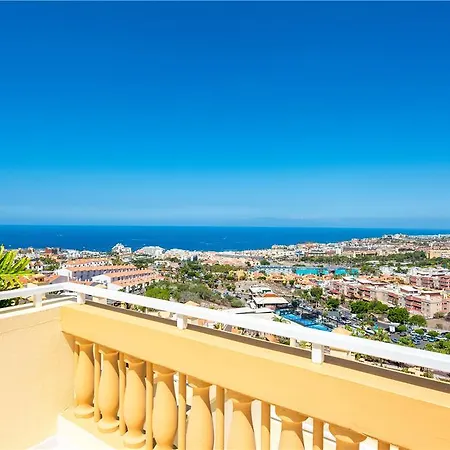 Ramada Residences By Wyndham Tenerife فندق 4*