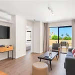 ホテル Ramada Residences By Wyndham Tenerife アデヘ