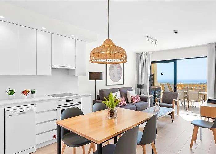 Ramada Residences By Wyndham Tenerife מלון 3*
