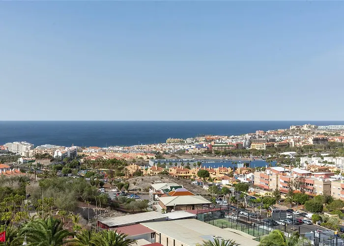 Ramada Residences By Wyndham Tenerife 3* 아데제