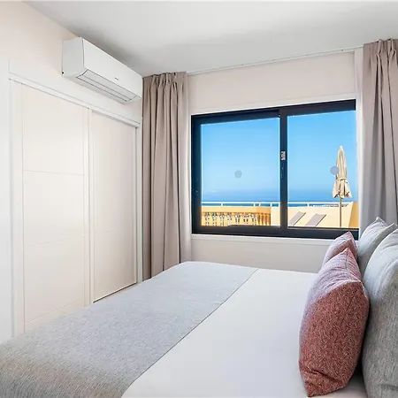 Ramada Residences By Wyndham Tenerife ホテル 4*