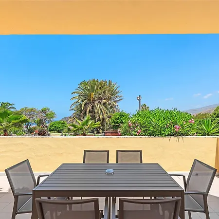 Ramada Residences By Wyndham Tenerife ホテル
