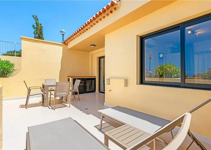 Hotel Ramada Residences By Wyndham Tenerife